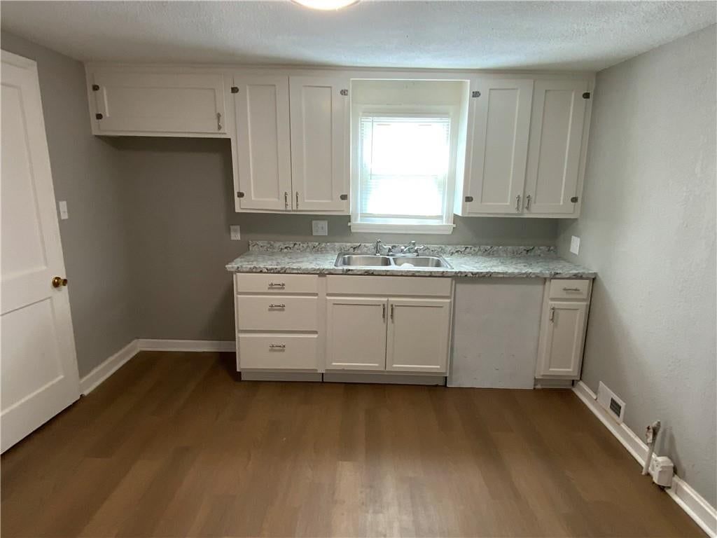 1053 Locust Street — photo 7