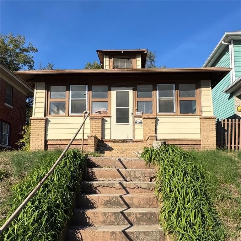 1016 Barnett Avenue, Kansas City, KS: listing photo 2
