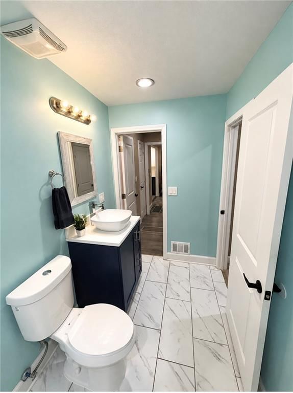 Photo 31 of 74 - 5417 Paseo Boulevard, Kansas City, MO 64110
