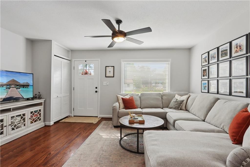 8906 W 99th Terrace — photo 9