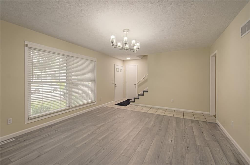 2029 E Wyandotte Street — photo 6