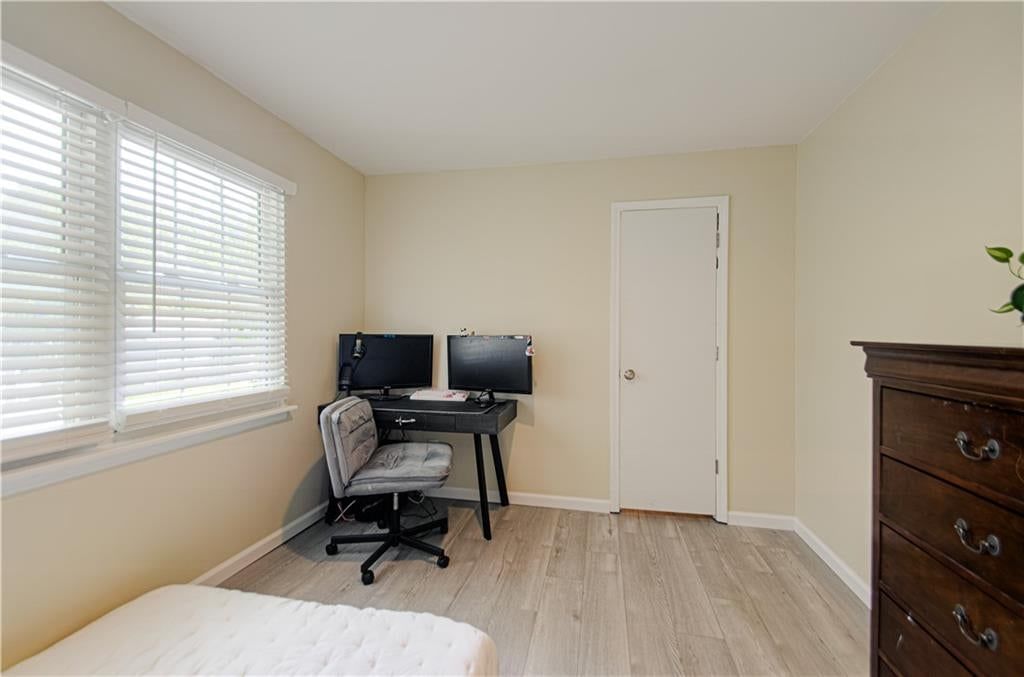 2029 E Wyandotte Street — photo 28