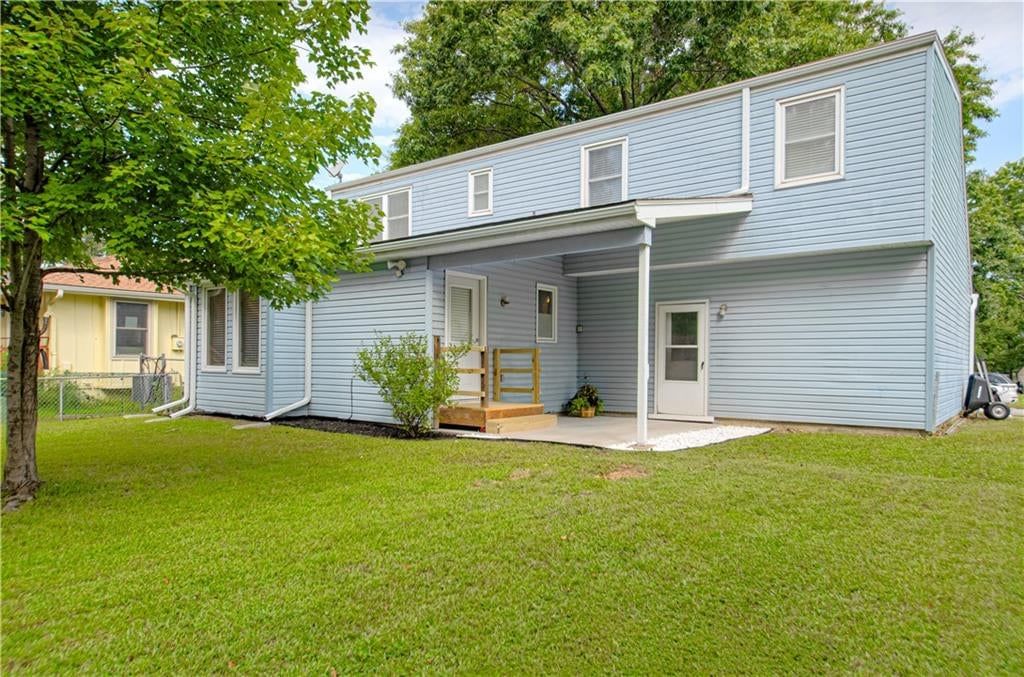 2029 E Wyandotte Street — photo 34