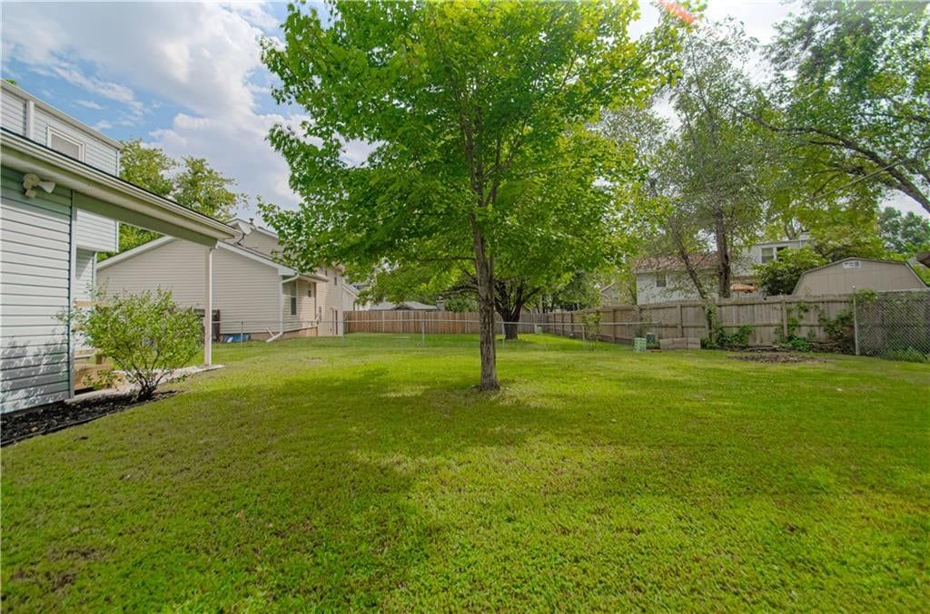 2029 E Wyandotte Street — photo 39