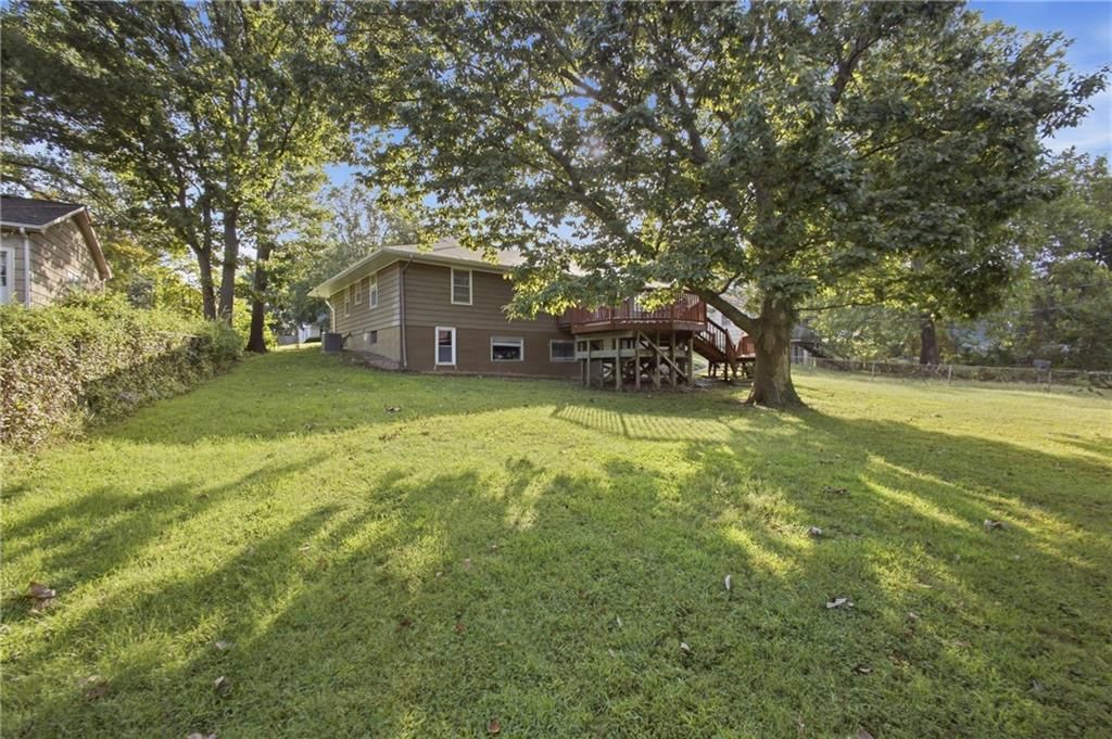 Photo 34 of 39 - 6710 N Baltimore Avenue, Gladstone, MO 64118
