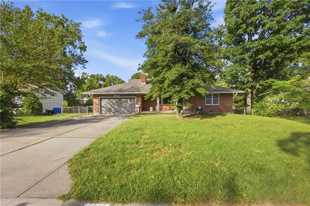 6710 N Baltimore Avenue, Gladstone, MO: listing photo 3