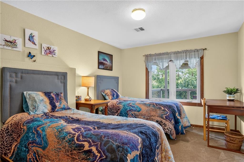 Photo 16 of 27 - 12200 E 89th Street, Kansas City, MO 64138