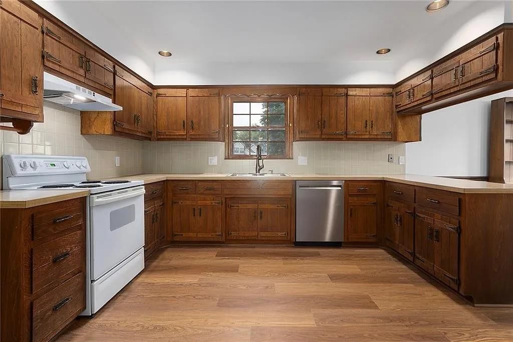 2001 Place Liberte Drive, Liberty, MO: listing photo 3