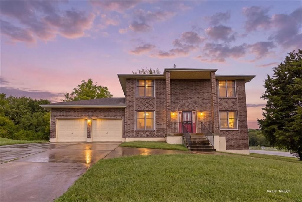 7200 E 69th Street, Kansas City, MO: listing photo 2