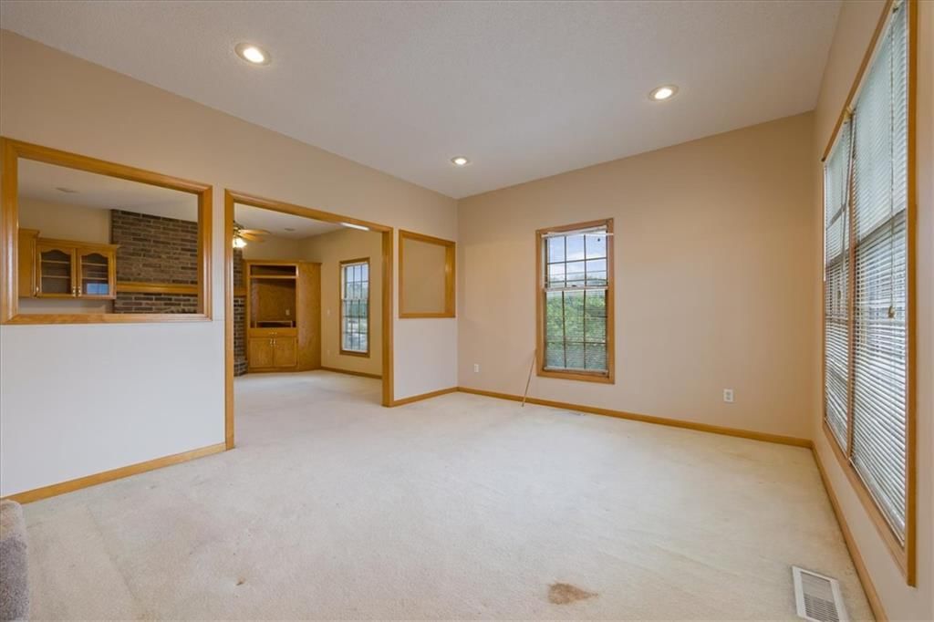 Photo 5 of 35 - 7200 E 69th Street, Kansas City, MO 64133