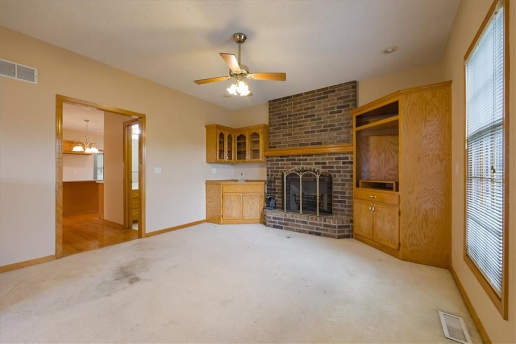 Photo 6 of 35 - 7200 E 69th Street, Kansas City, MO 64133