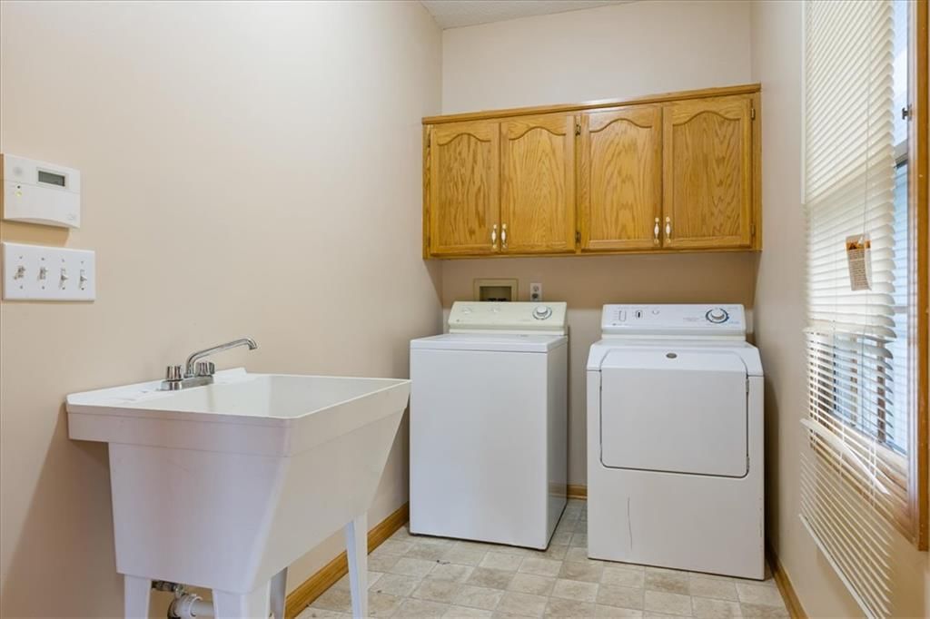 Photo 14 of 35 - 7200 E 69th Street, Kansas City, MO 64133