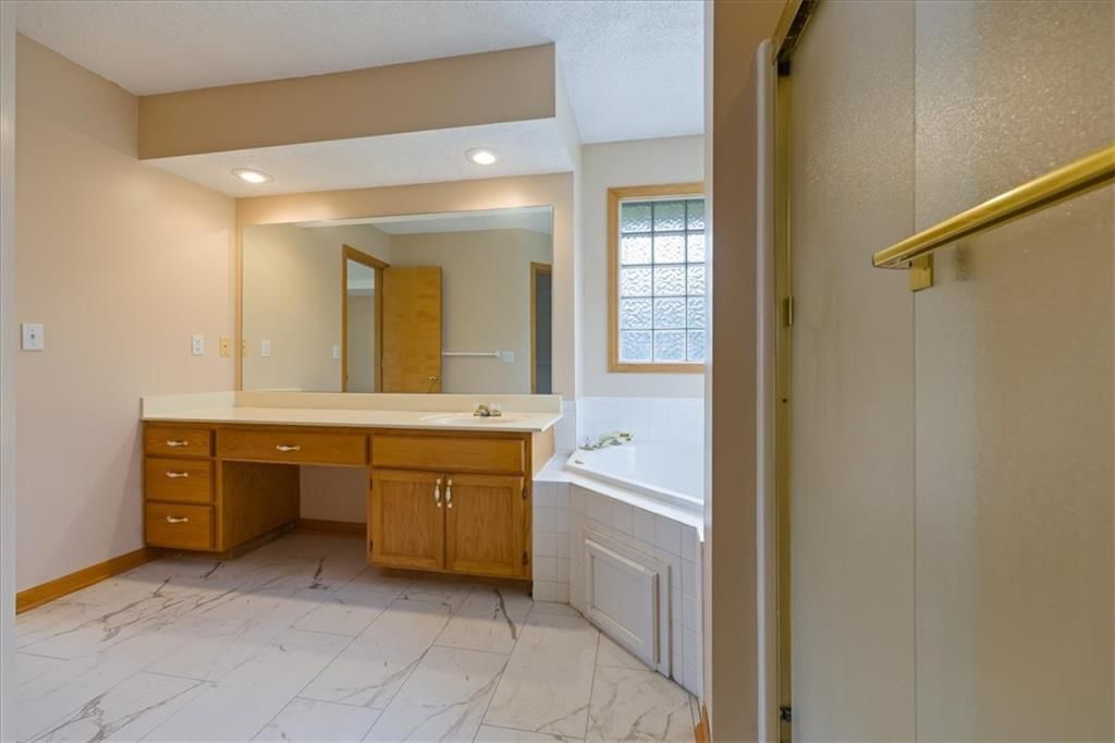 Photo 20 of 35 - 7200 E 69th Street, Kansas City, MO 64133