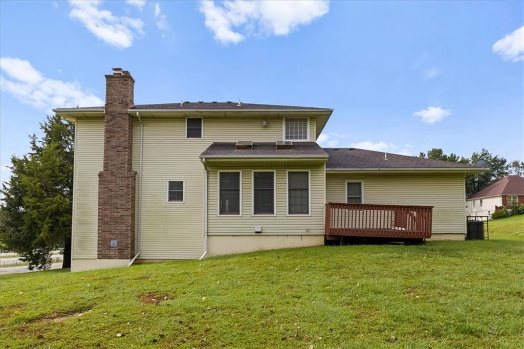 Photo 27 of 35 - 7200 E 69th Street, Kansas City, MO 64133