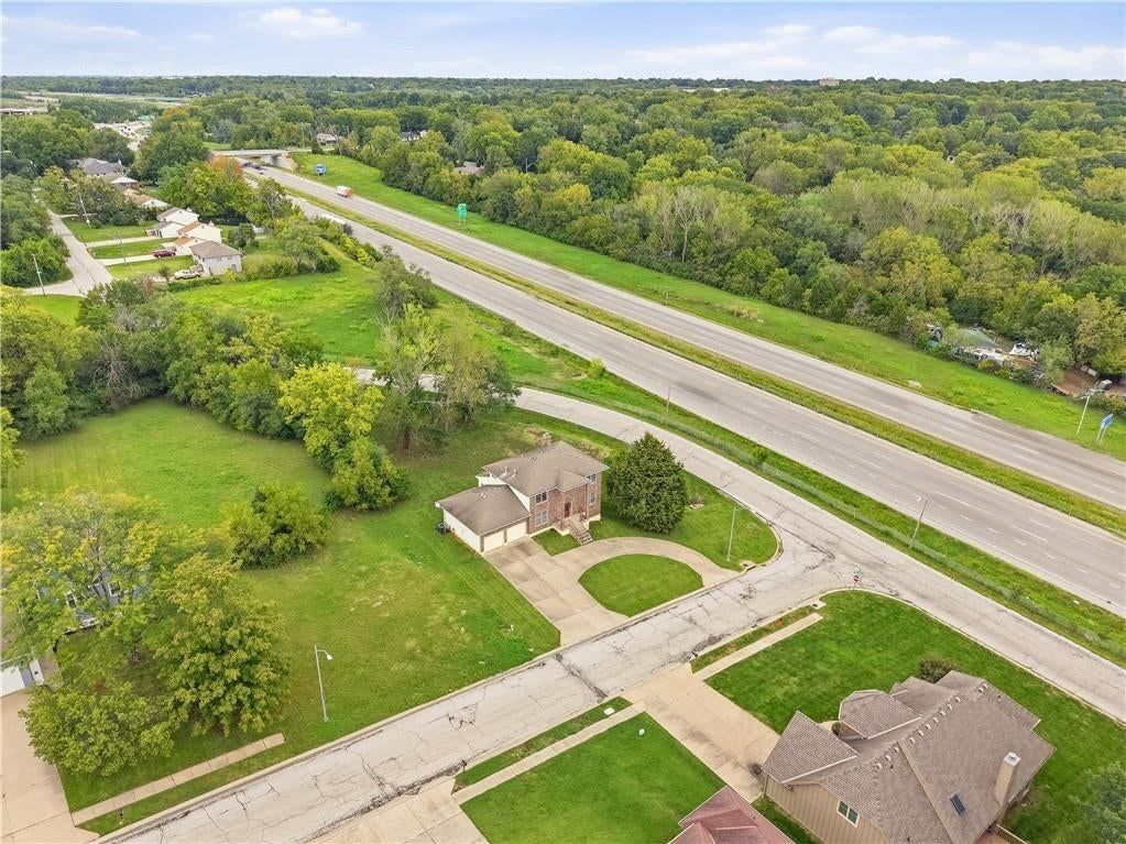 Photo 29 of 35 - 7200 E 69th Street, Kansas City, MO 64133