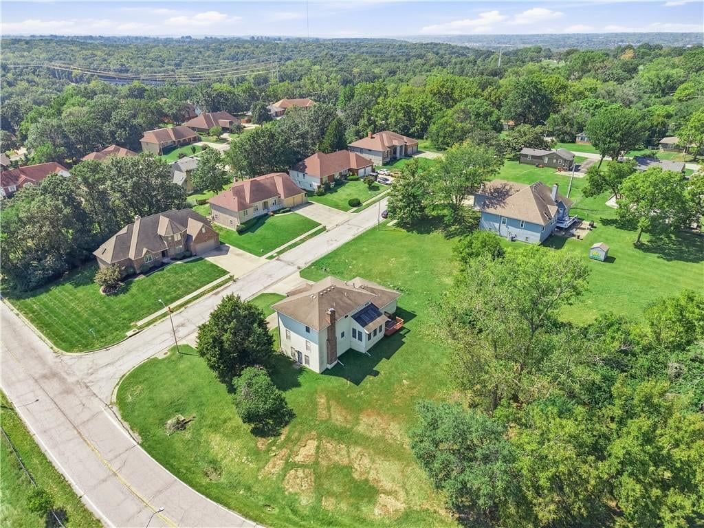 Photo 31 of 35 - 7200 E 69th Street, Kansas City, MO 64133