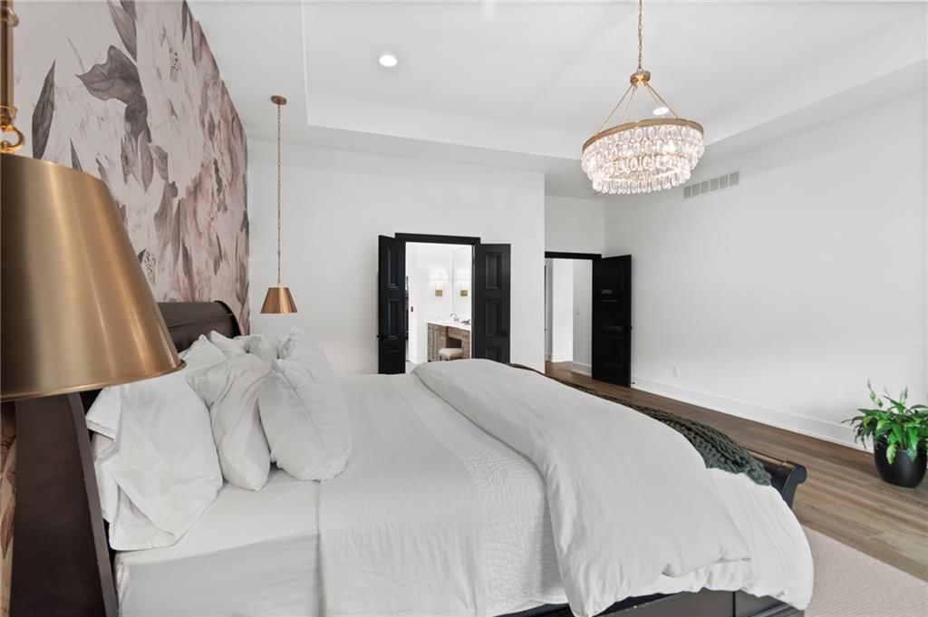 8681 NE Shoal Creek Valley Drive — photo 32