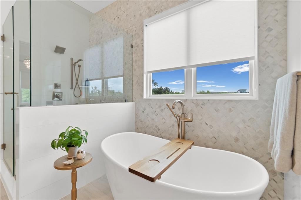 8681 NE Shoal Creek Valley Drive — photo 36