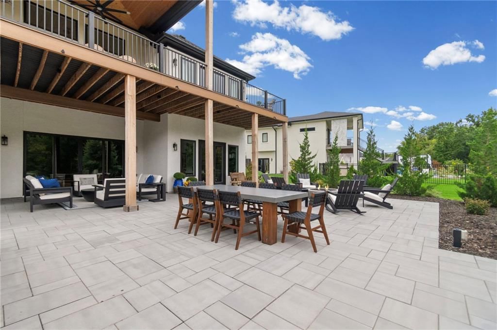 8681 NE Shoal Creek Valley Drive — photo 73