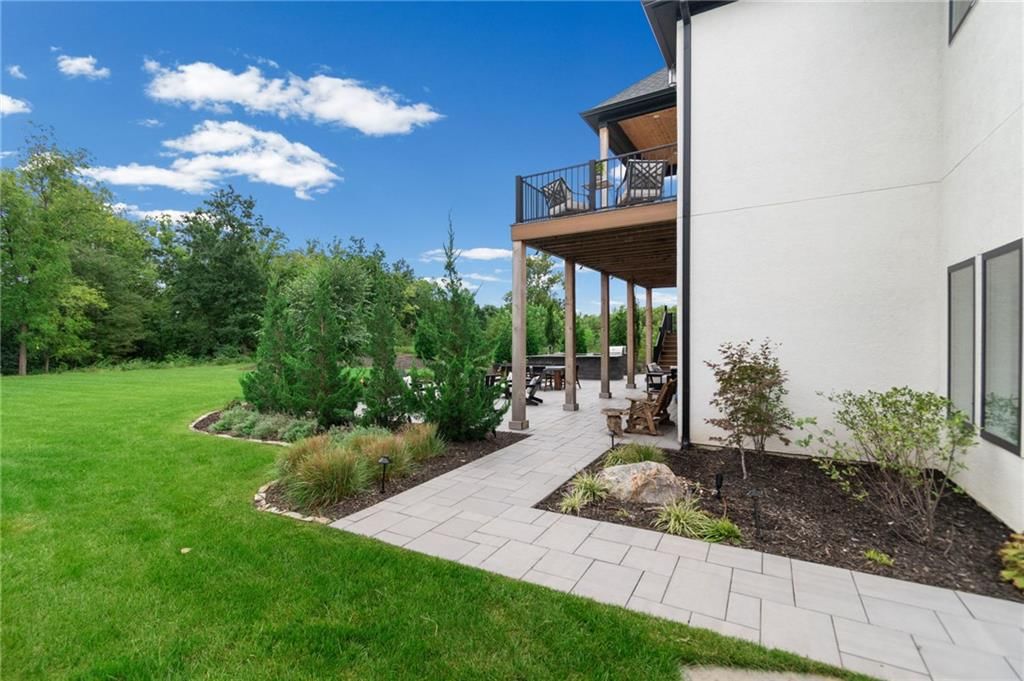 8681 NE Shoal Creek Valley Drive — photo 83