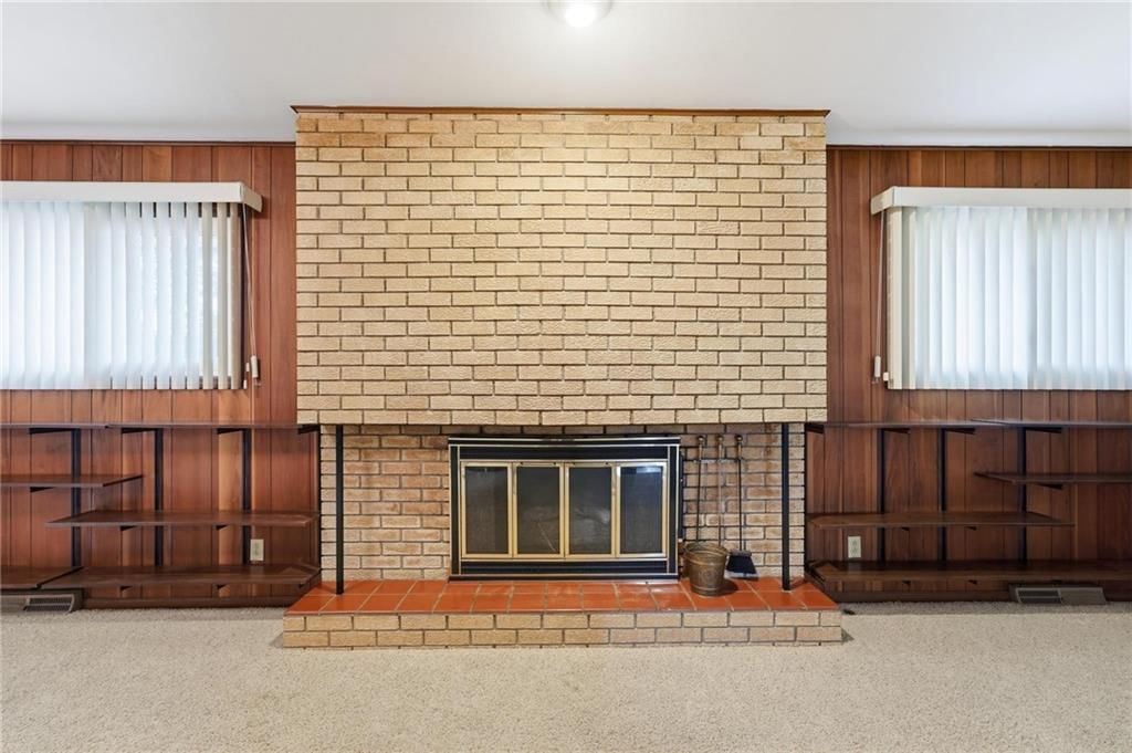 Photo 19 of 41 - 7417 NW Woody Creek Lane, Platte Woods, MO 64151