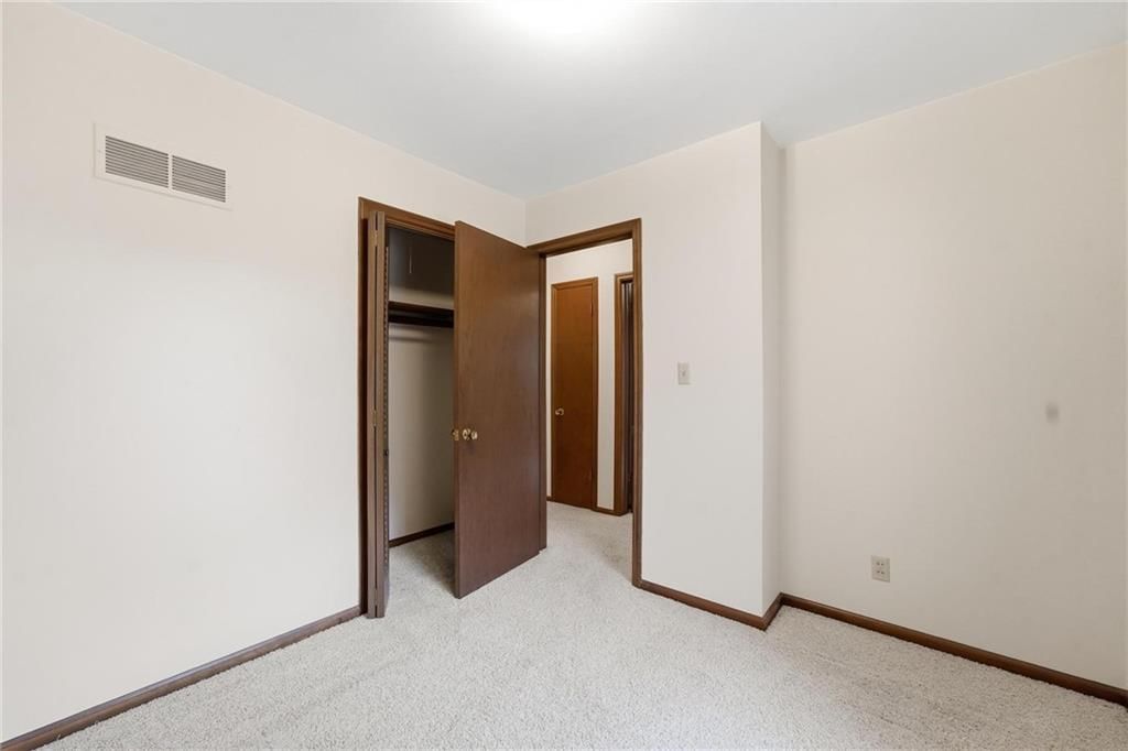 Photo 30 of 41 - 7417 NW Woody Creek Lane, Platte Woods, MO 64151