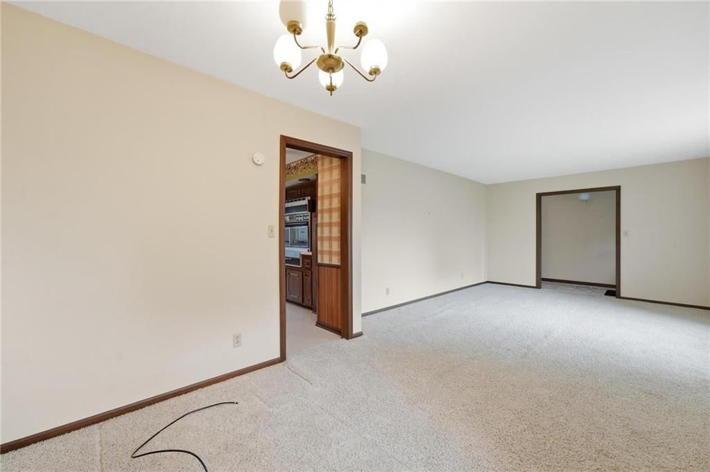 Photo 11 of 41 - 7417 NW Woody Creek Lane, Platte Woods, MO 64151