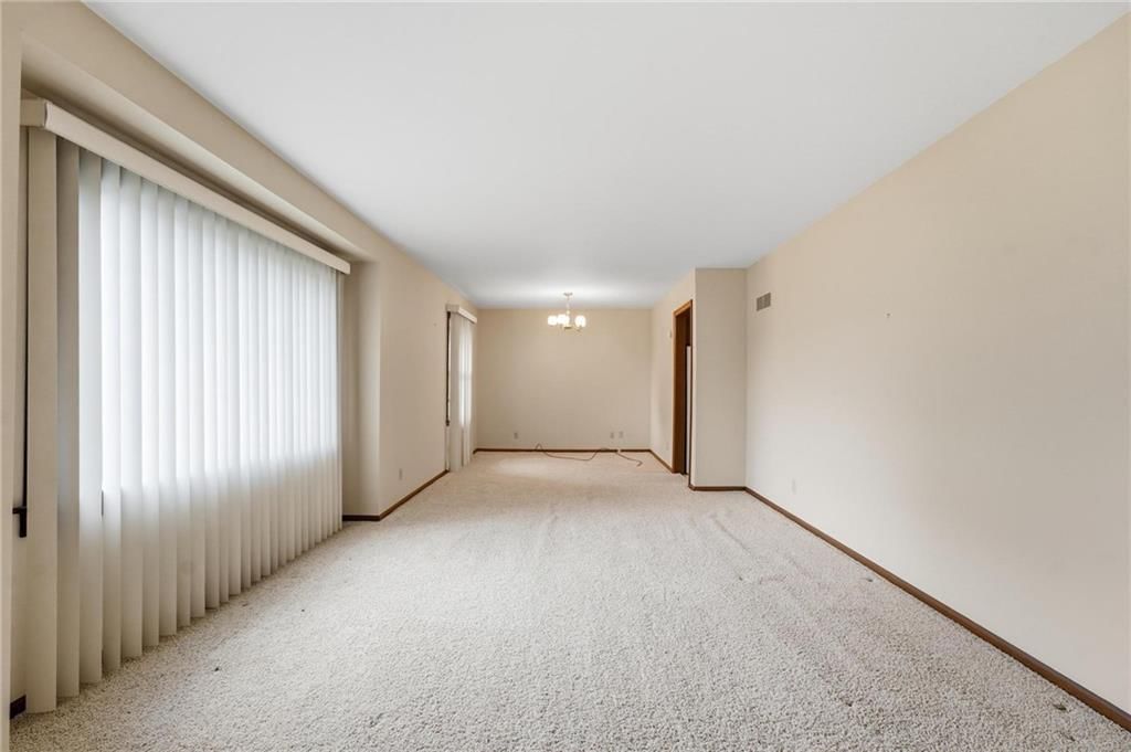 Photo 7 of 41 - 7417 NW Woody Creek Lane, Platte Woods, MO 64151