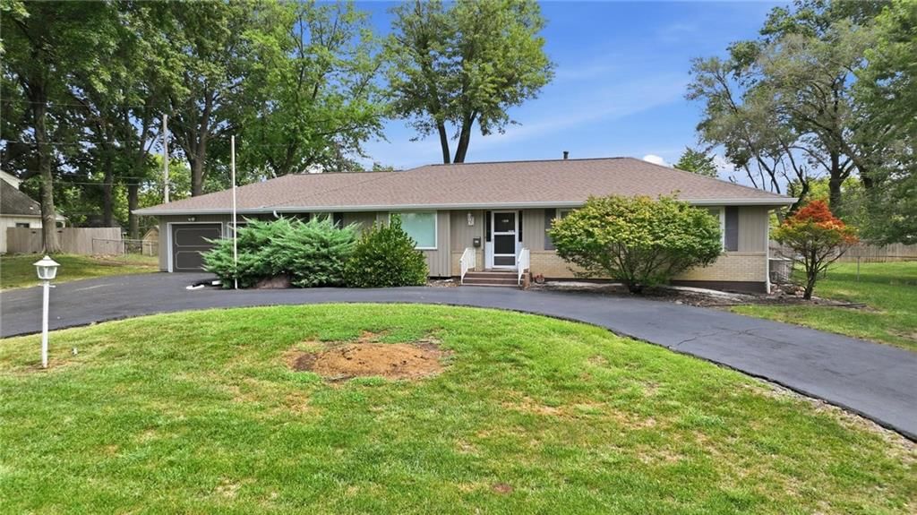 Photo 35 of 41 - 7417 NW Woody Creek Lane, Platte Woods, MO 64151
