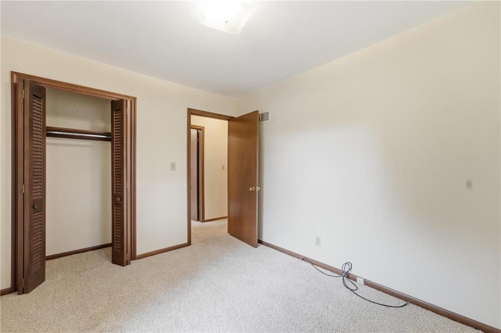 Photo 32 of 41 - 7417 NW Woody Creek Lane, Platte Woods, MO 64151