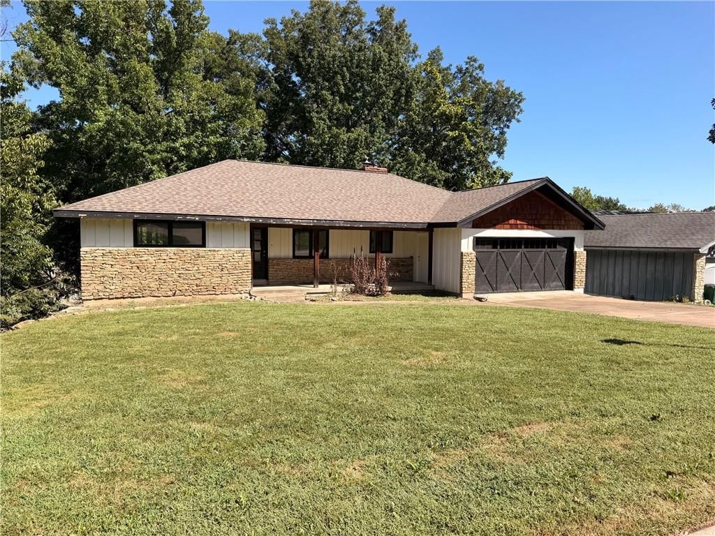 234 N Winnebago Drive — photo 3