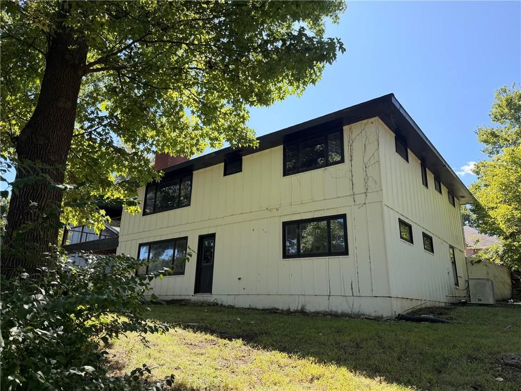 234 N Winnebago Drive — photo 4