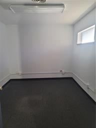 5601 NE Antioch Road — photo 27