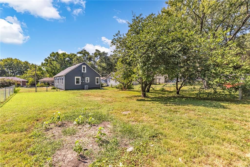 406 NE Forest Avenue — photo 22