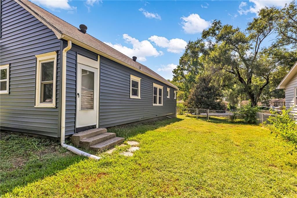 406 NE Forest Avenue — photo 23