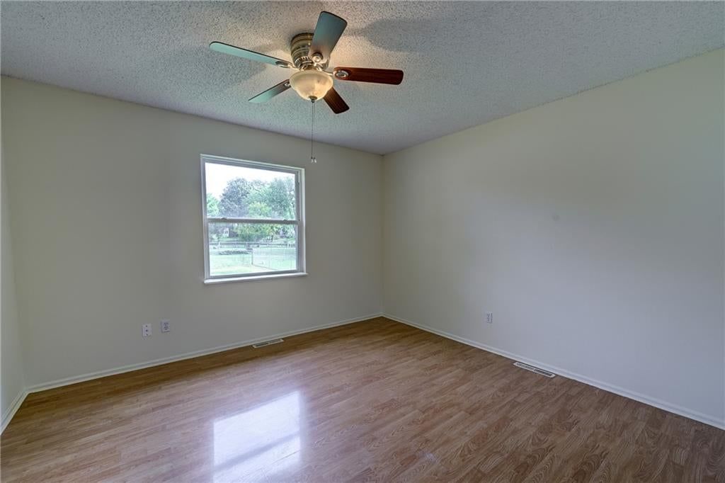 5113 NW Downing Street — photo 10