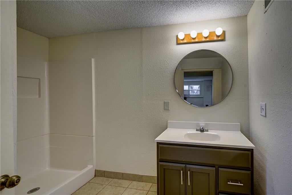 5113 NW Downing Street — photo 23