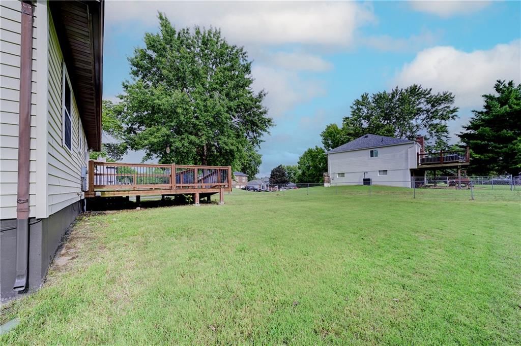 5113 NW Downing Street — photo 25