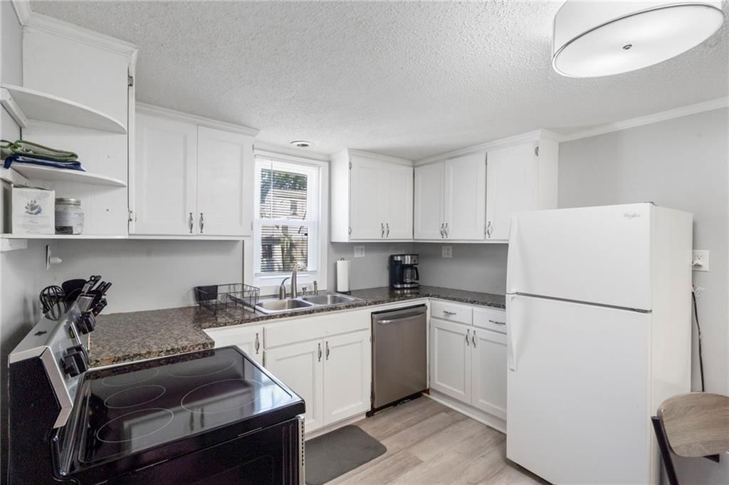 2922 W 43rd Terrace — photo 10