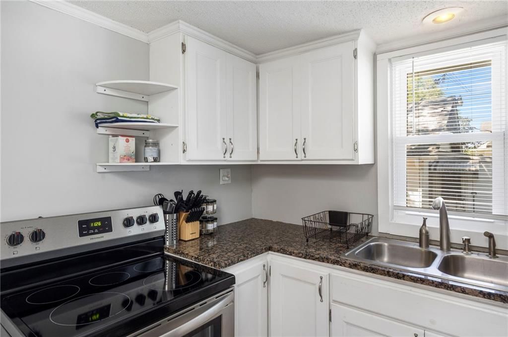 2922 W 43rd Terrace — photo 11