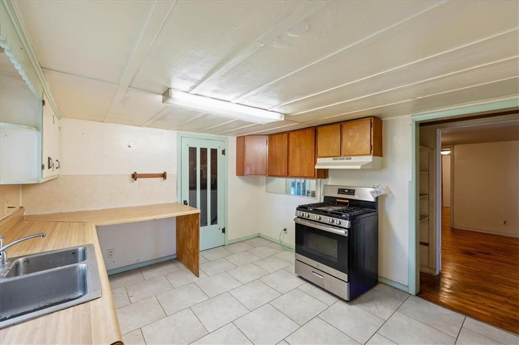 102 Collette Street — photo 10