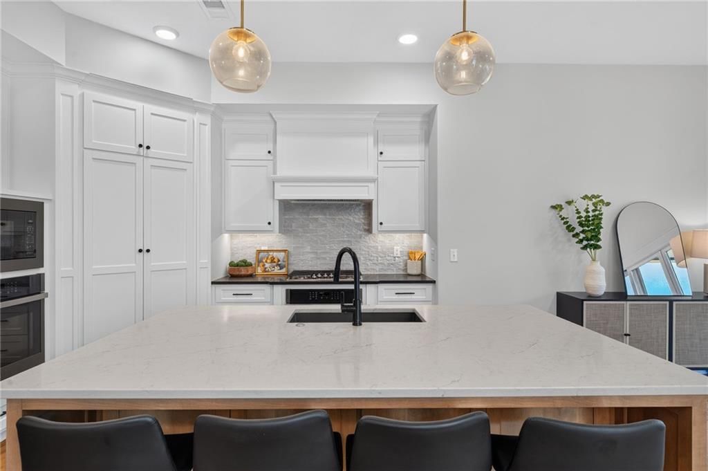 5968 Oak Creek Court — photo 9