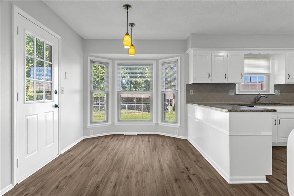 901 NW Oakridge Drive — photo 8