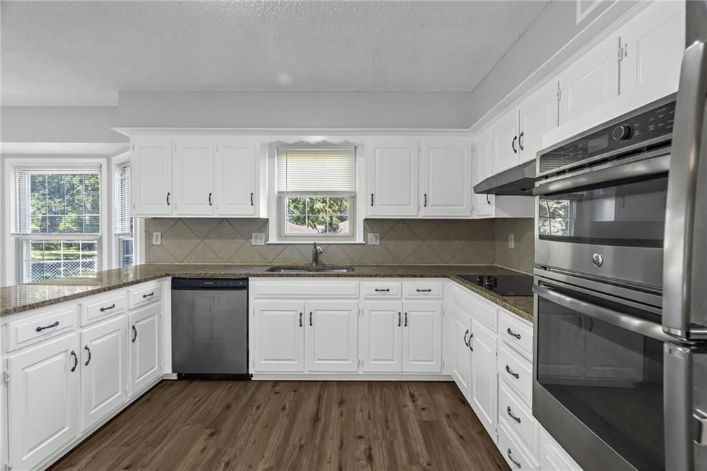 901 NW Oakridge Drive — photo 11