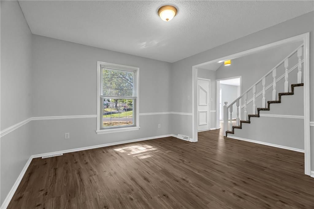 901 NW Oakridge Drive — photo 13