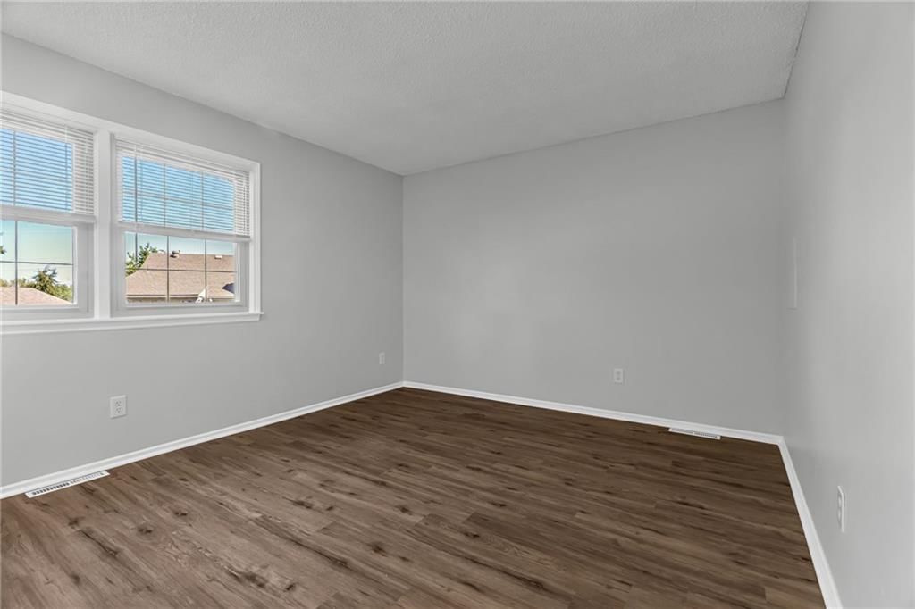 901 NW Oakridge Drive — photo 14