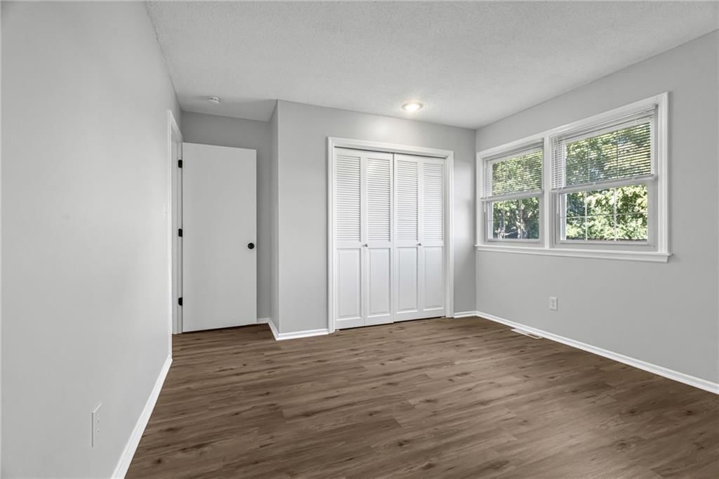 901 NW Oakridge Drive — photo 15