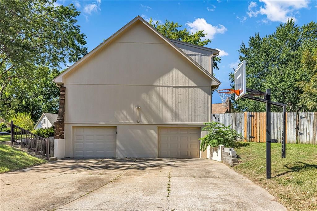 901 NW Oakridge Drive — photo 26