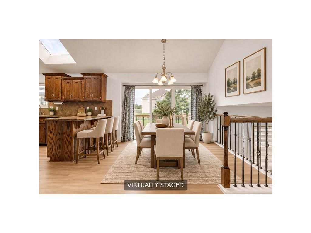 9015 N Essex Drive, Kansas City, MO: listing photo 2