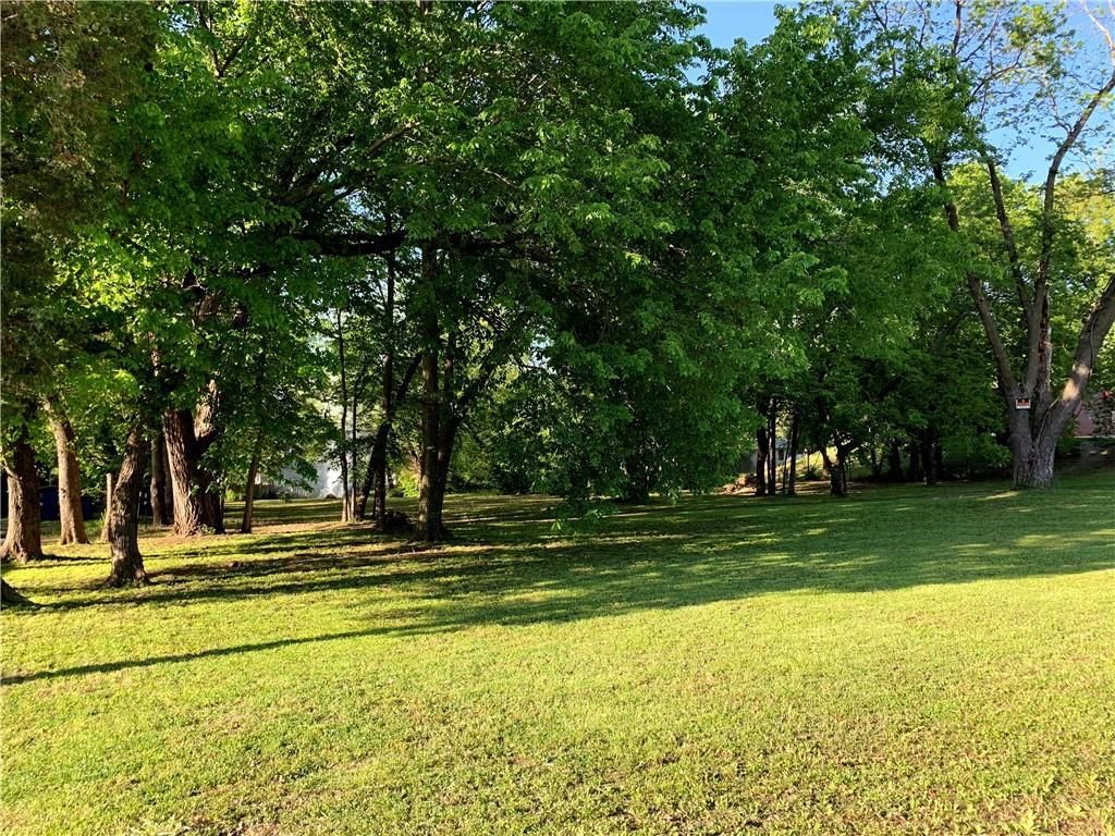1106 E 23rd Street S, Independence, MO: listing photo 2